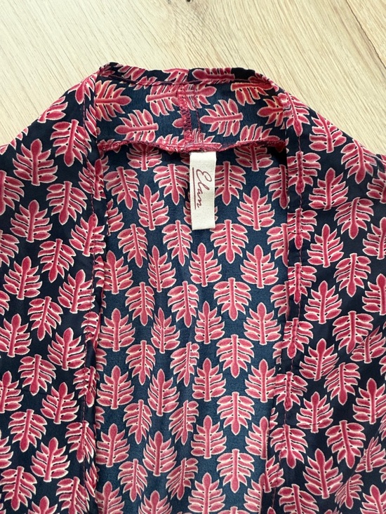 Elan Navy Top with Rose Leaf Print and Flowing Sleeves - Picture 2 of 9